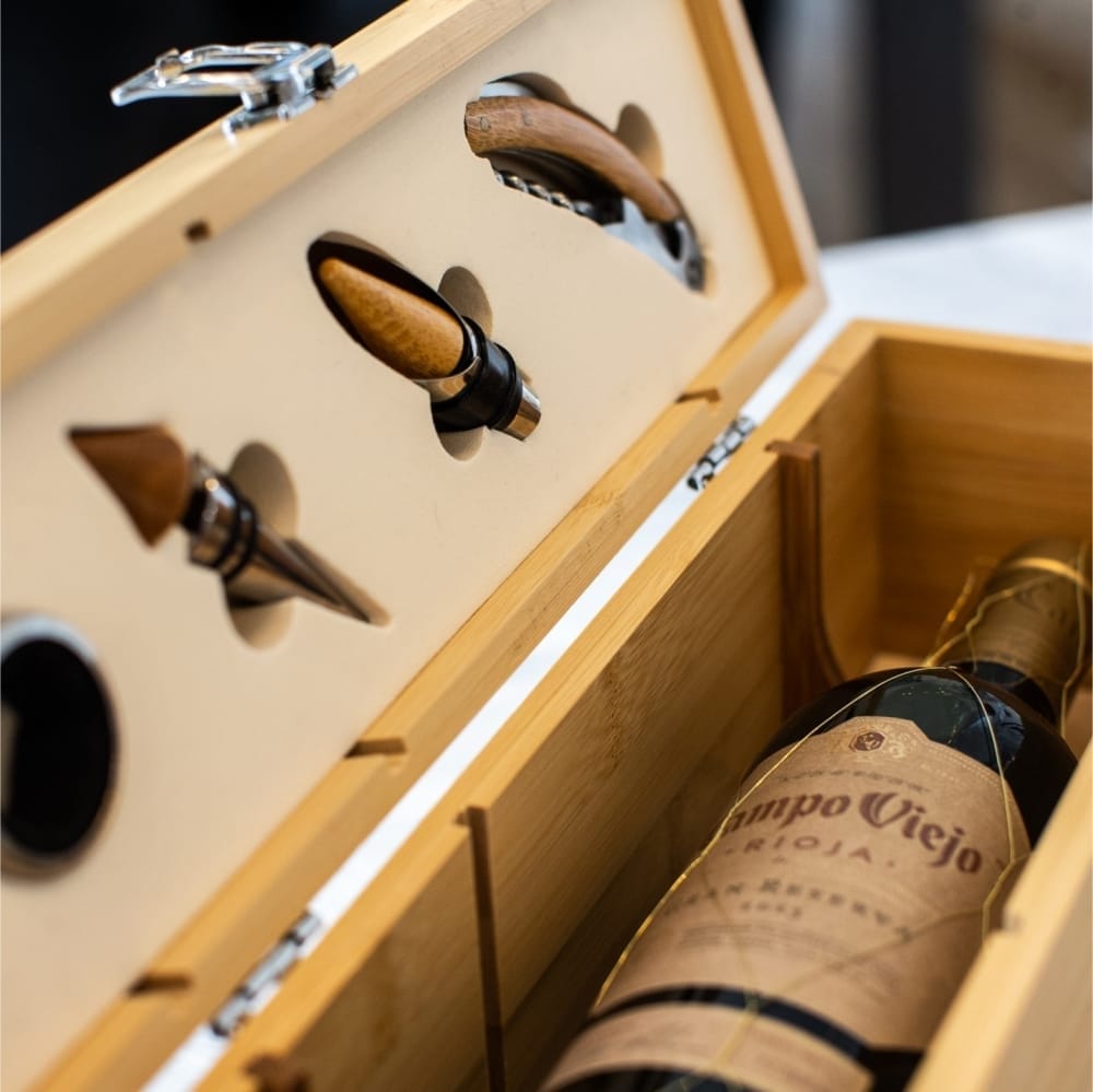Fine & Country Wine Box Gift Set